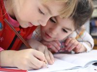 Concluzie surprinzătoare: Sunt băieții mai buni la matematică decât fetele?