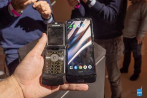 Motivul incredibil pentru care lansarea noului Motorola Razr cu display pliabil a fost amânată