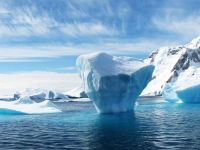 Particule misterioase descoperite în Antarctica par să sfideze legile fizicii
