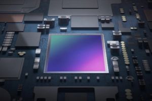 Samsung dezvoltă un senzor-gigant de 150MP. Primul telefon care îl va folosi