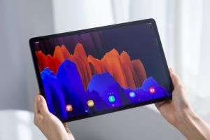 Galaxy Tab S7 și S7+, însoțitorul perfect pentru muncă, joacă și multe alte activități