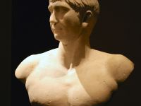 Cum arăta de fapt împăratul Traian? Algoritmii de inteligență artificială i-au reconstituit chipul