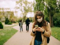 Cât timp rezistă coronavirusul pe ecranul unui smartphone? Concluzia alarmantă a cercetătorilor