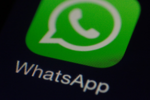 Schimbare importantă la WhatsApp. Utilizatorii ar putea pierde accesul la aplicație începând din februarie