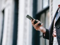 Un brand celebru ar putea lansa anul acesta un smartphone pliabil