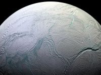 Există viață pe Enceladus? Cercetătorii au observat posibile dovezi sub crusta de gheață