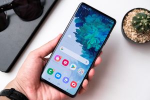 Samsung Galaxy S21 FE apare în primele imagini reale. Lansarea este iminentă