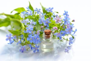 Ce trebuie să știi despre aromoterapie. Beneficiile uleiurilor esențiale pentru starea de bine