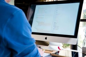 (P) Top salarii în IT: Cât se câștigă ca programator în cele mai populare specializări în România