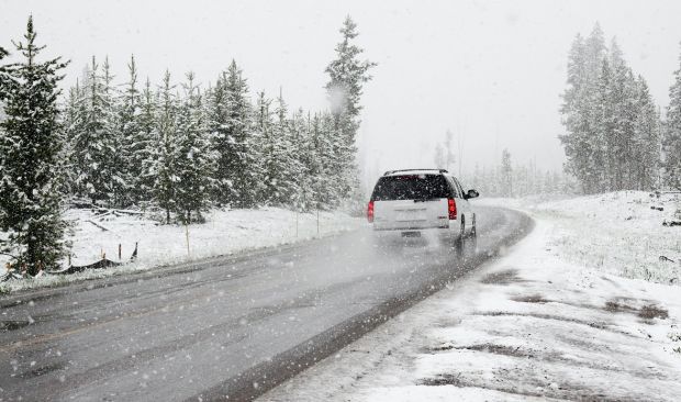 Cum să conduci în timpul iernii - 3 sfaturi esențiale pentru fiecare șofer
